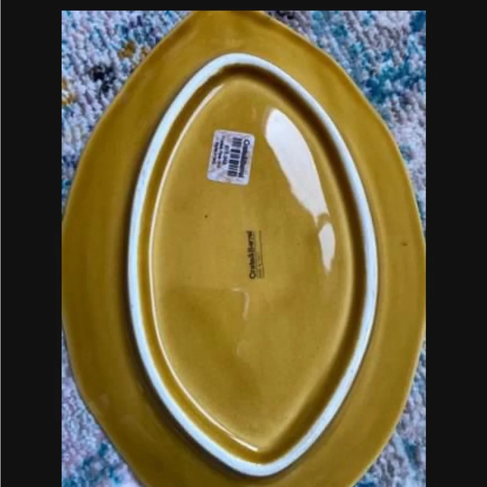 Crate&Barrel set of plates